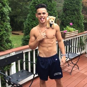 Meet your Posher, Gustavo